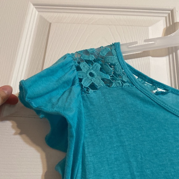 Blue blouse. “I’m in love with Derek plus” brand. Size 1X. - Picture 3 of 3